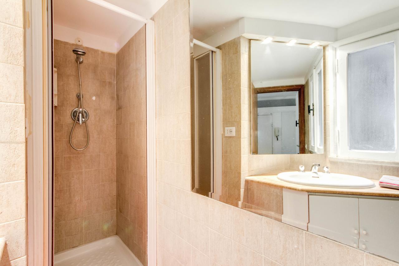 avec 2 chambre Rome Extérieur photo